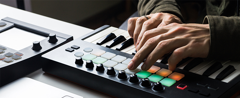Introduction to Novation Launchkey Mini and Novation Apps Introduction to Novation Launchkey Mini and Novation Apps